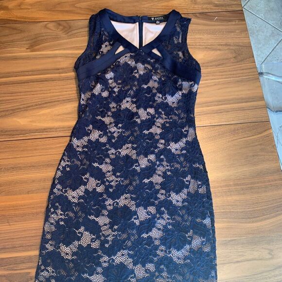 Dress, Guess, all stretch lace, navy over nude, sz 6, knee length, EUC - Picture 3 of 16